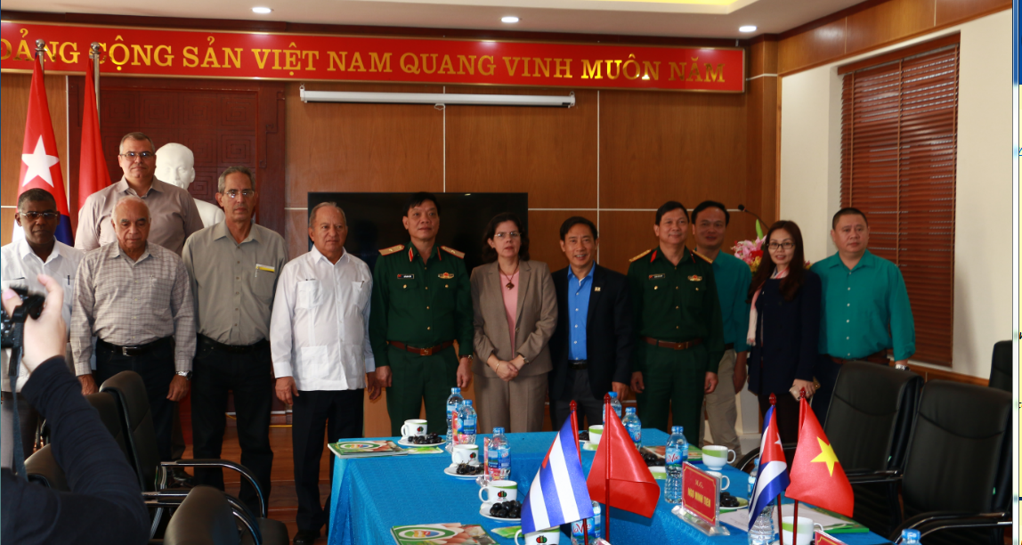 Đoàn công tác Cu Ba thăm làm việc tại Tập đoàn Dabaco